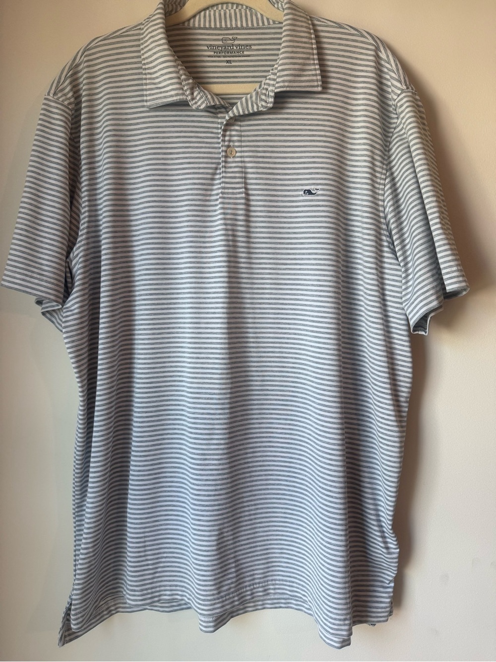 Vineyard Vines Men’s Performance heather grey & White Striped Polo